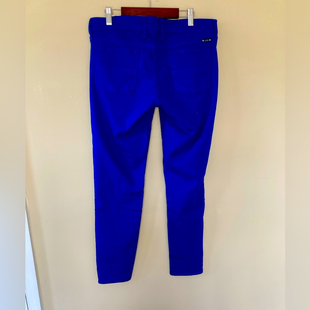 Blue jeans in excellent condition